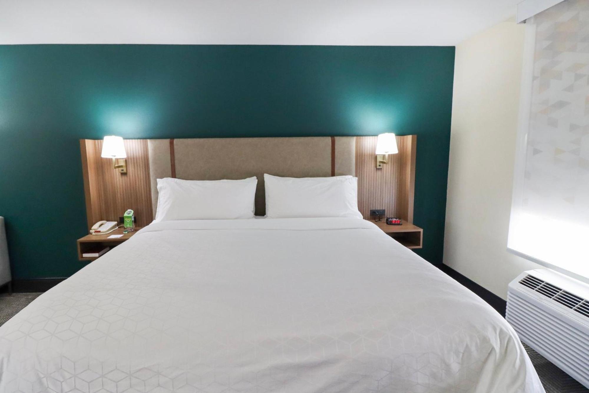 Holiday Inn Quincy By Ihg Екстериор снимка