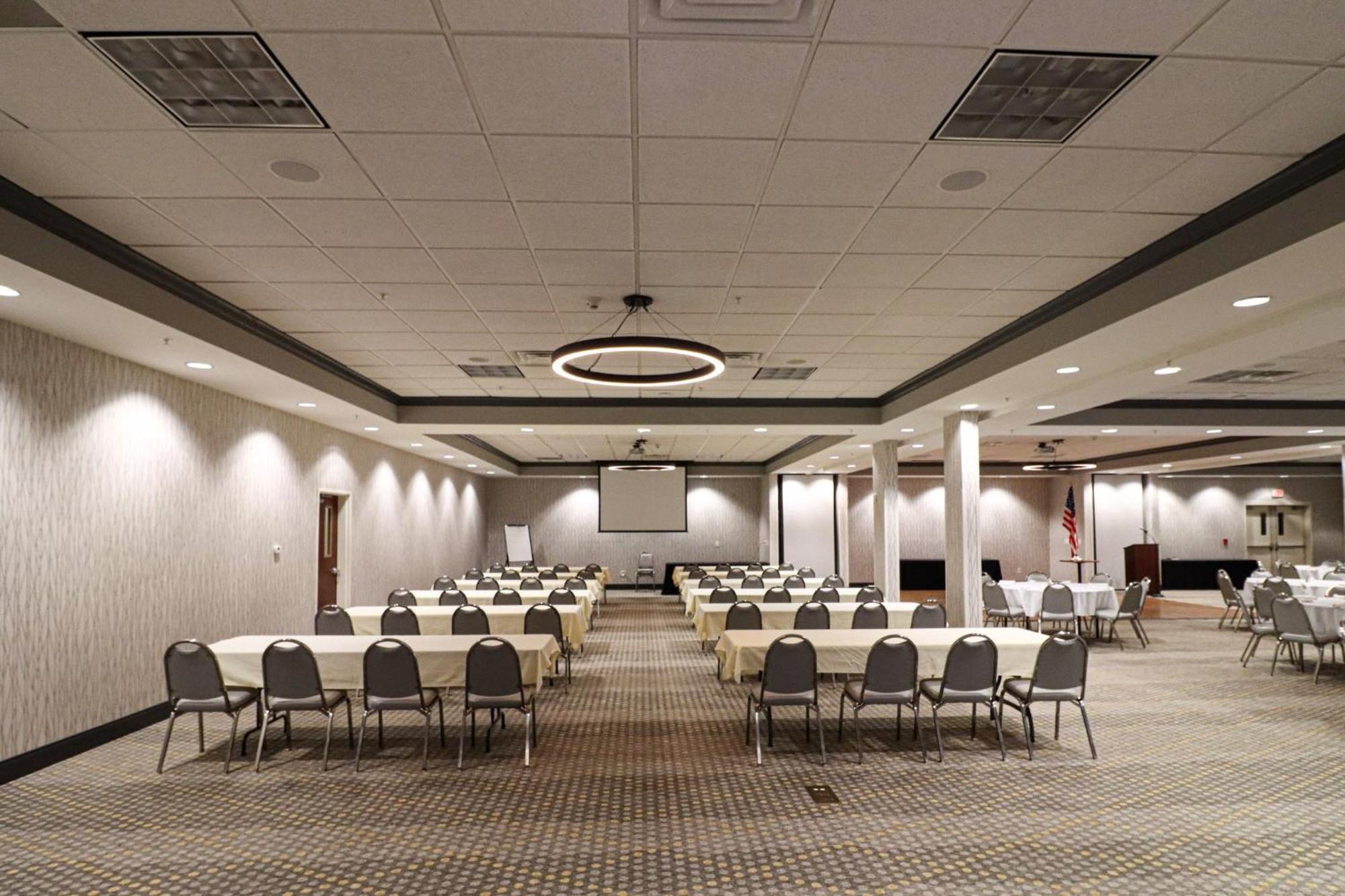Holiday Inn Quincy By Ihg Екстериор снимка
